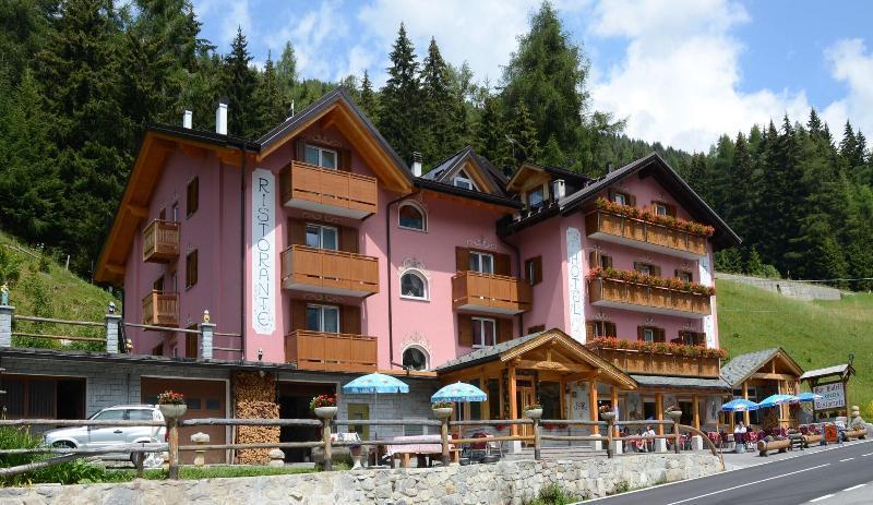 La Roccia Hotel 3*